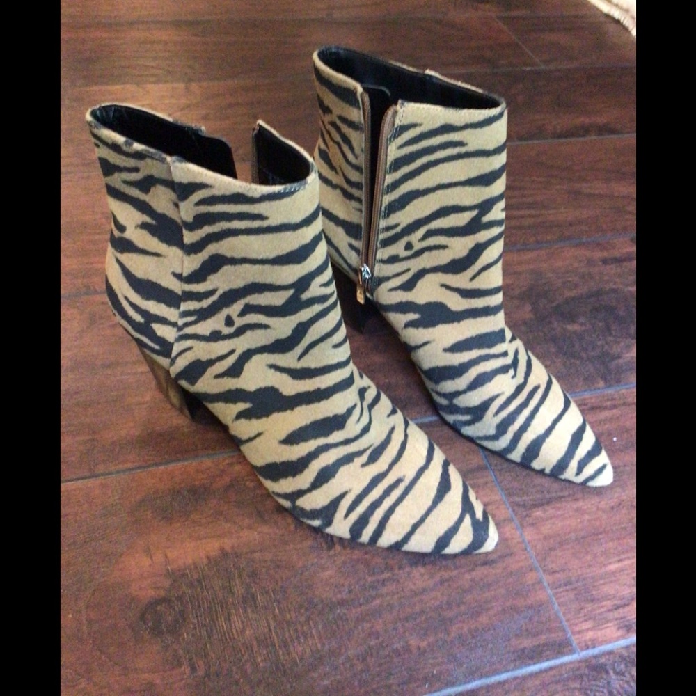 Marc Fisher Parana Bootie size 8